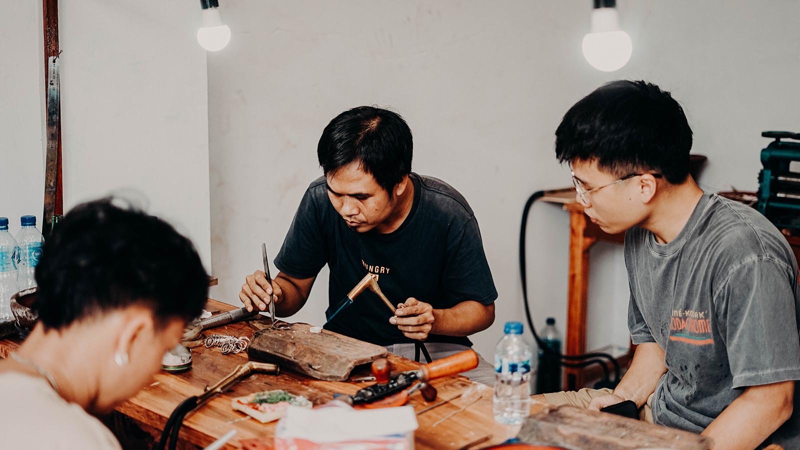 Expert SilverSmith Guiding Customers